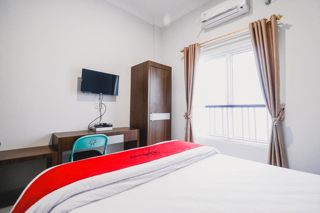 Reddoorz Near Hermes Place Polonia Medan Exterior photo